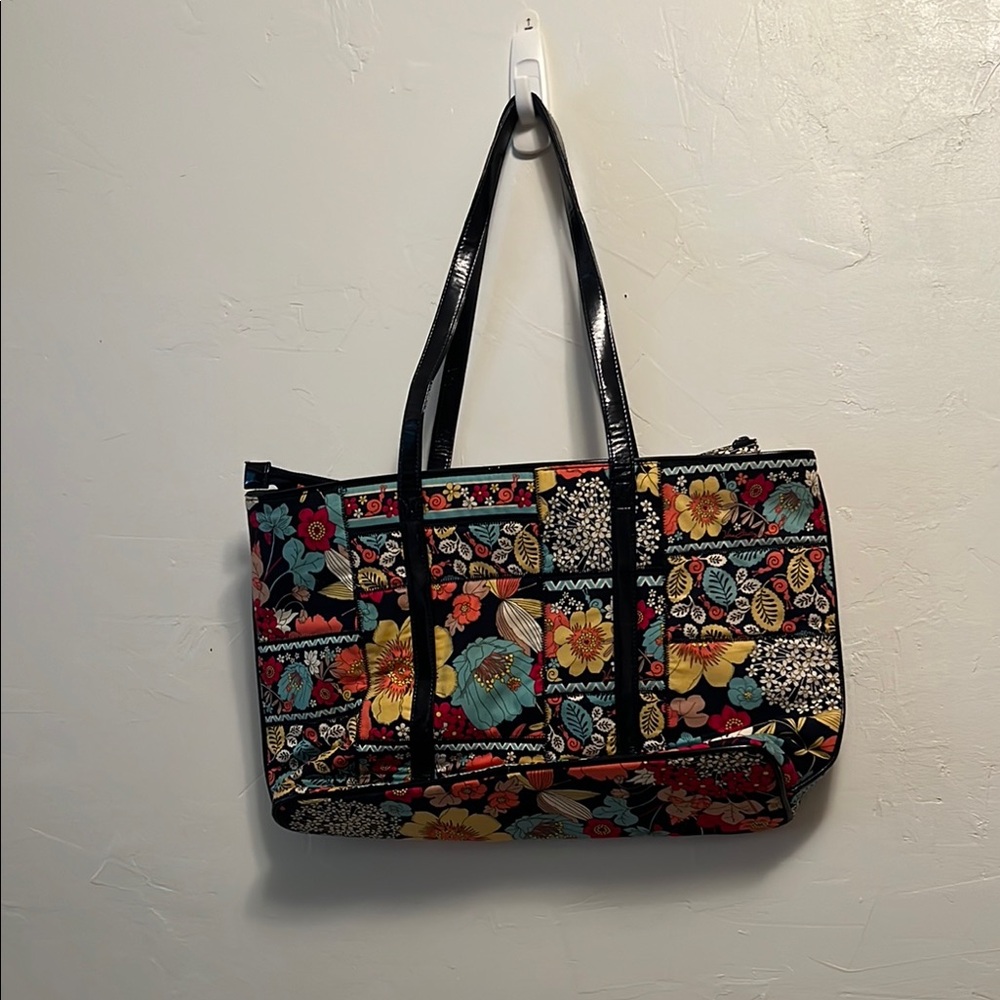 Vera Bradley Happy Snails design floral tote bag